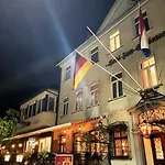 Hotel Hotel Zum Goldenen Loewen - Restaurant - Panoramabar - Terrassen - Events - Rheinblick - Geschichte Seit 1728 2*