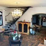 מלון Hotel Zum Goldenen Loewen - Restaurant - Panoramabar - Terrassen - Events - Rheinblick - Geschichte Seit 1728