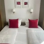 Hotel Zum Goldenen Loewen - Restaurant - Panoramabar - Terrassen - Events - Rheinblick - Geschichte Seit 1728 Hotel Sankt Goar