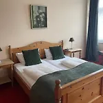 Hotel Zum Goldenen Loewen - Restaurant - Panoramabar - Terrassen - Events - Rheinblick - Geschichte Seit 1728 Hotel 2*