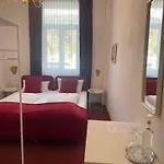 Hotel Zum Goldenen Loewen - Restaurant - Panoramabar - Terrassen - Events - Rheinblick - Geschichte Seit 1728 Hotel 2*