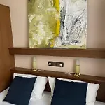 Hotel Zum Goldenen Loewen - Restaurant - Panoramabar - Terrassen - Events - Rheinblick - Geschichte Seit 1728 Hotel Sankt Goar