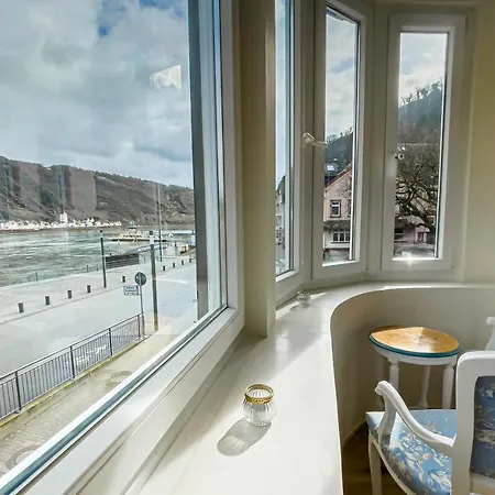 Zum Goldenen Loewen - Restaurant - Panoramabar - Terrassen - Events - Rheinblick - Geschichte Seit 1728 Hotel 2*