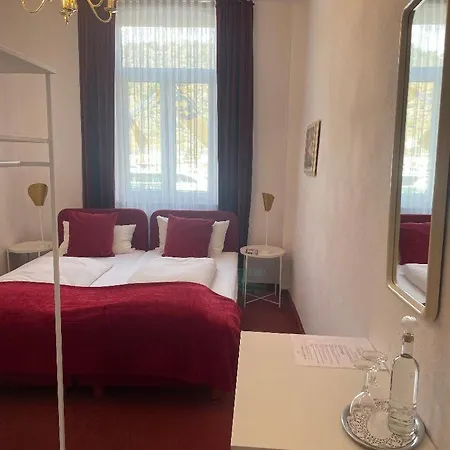 Zum Goldenen Loewen - Restaurant - Panoramabar - Terrassen - Events - Rheinblick - Geschichte Seit 1728 Hotel 2*