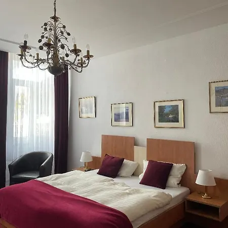 Hotel Zum Goldenen Loewen - Restaurant - Panoramabar - Terrassen - Events - Rheinblick - Geschichte Seit 1728 Sankt Goar