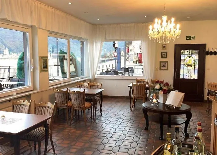 Otel Hotel Zum Goldenen Loewen - Restaurant - Panoramabar - Terrassen - Events - Rheinblick - Geschichte Seit 1728