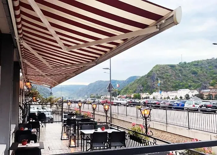 Otel Hotel Zum Goldenen Loewen - Restaurant - Panoramabar - Terrassen - Events - Rheinblick - Geschichte Seit 1728 2*