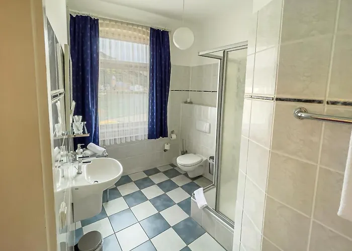 Hotel Zum Goldenen Loewen 2*