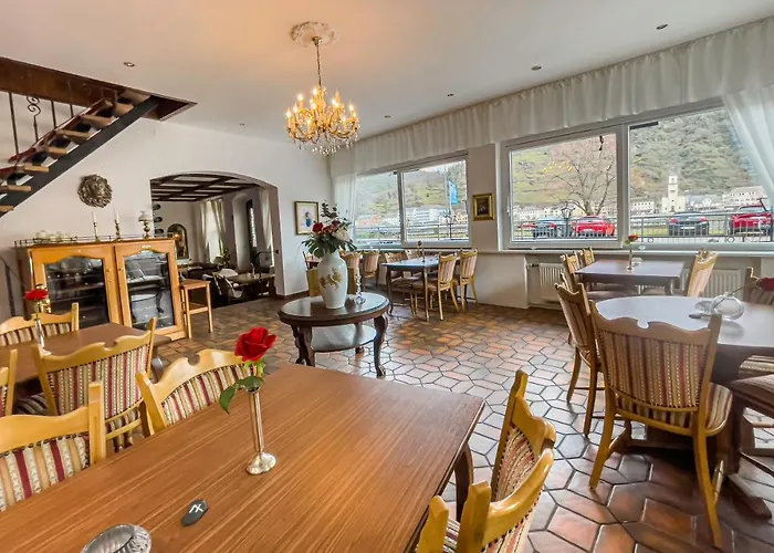 Hotel Zum Goldenen Loewen - Restaurant - Panoramabar - Terrassen - Events - Rheinblick - Geschichte Seit 1728 Otel Sankt Goar